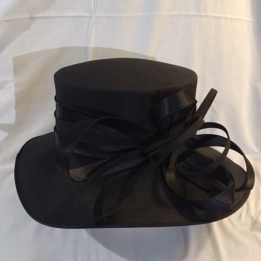 VANNI Black Women's Hat with Ribbon Detail - Picture 9 of 9